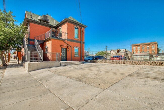 Foto del edificio - 702 Myrtle Ave