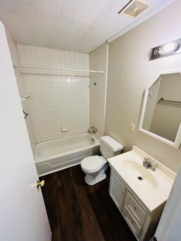 Building Photo - 645 Park St