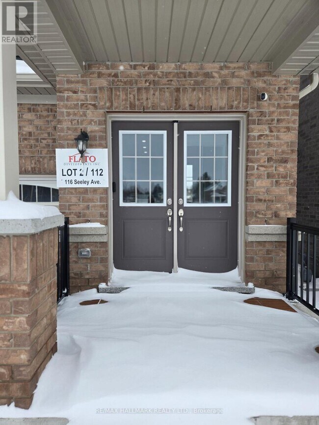 Building Photo - 116 Seeley Ave