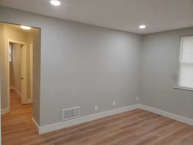 Foto del edificio - 3803 Glenmore Ave