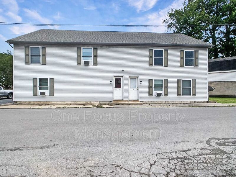 Primary Photo - 12 W Arch St