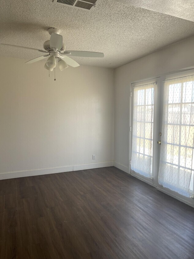 Foto del edificio - 7301 California City Blvd