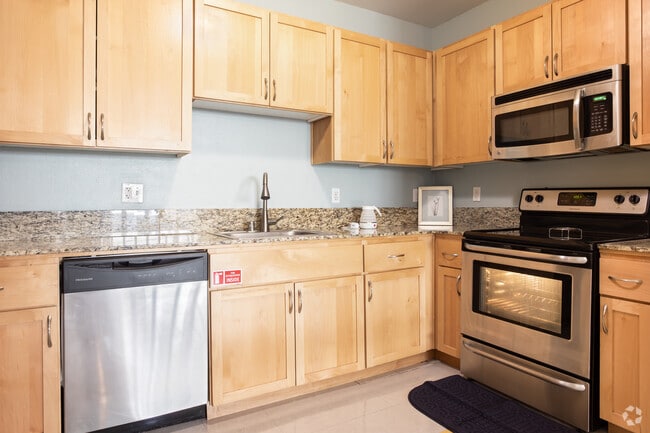 5BR, 3BA - 1109SF - Wesley House