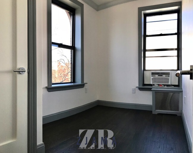 Building Photo - 1419 8th Ave