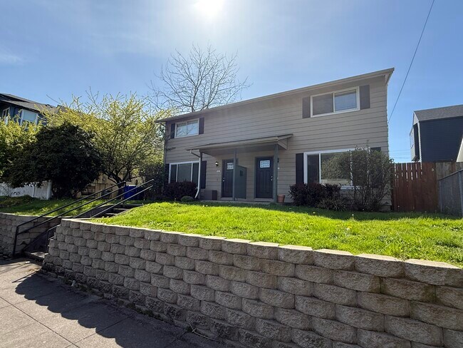 Photo - 3827 N Vancouver Ave Townhome