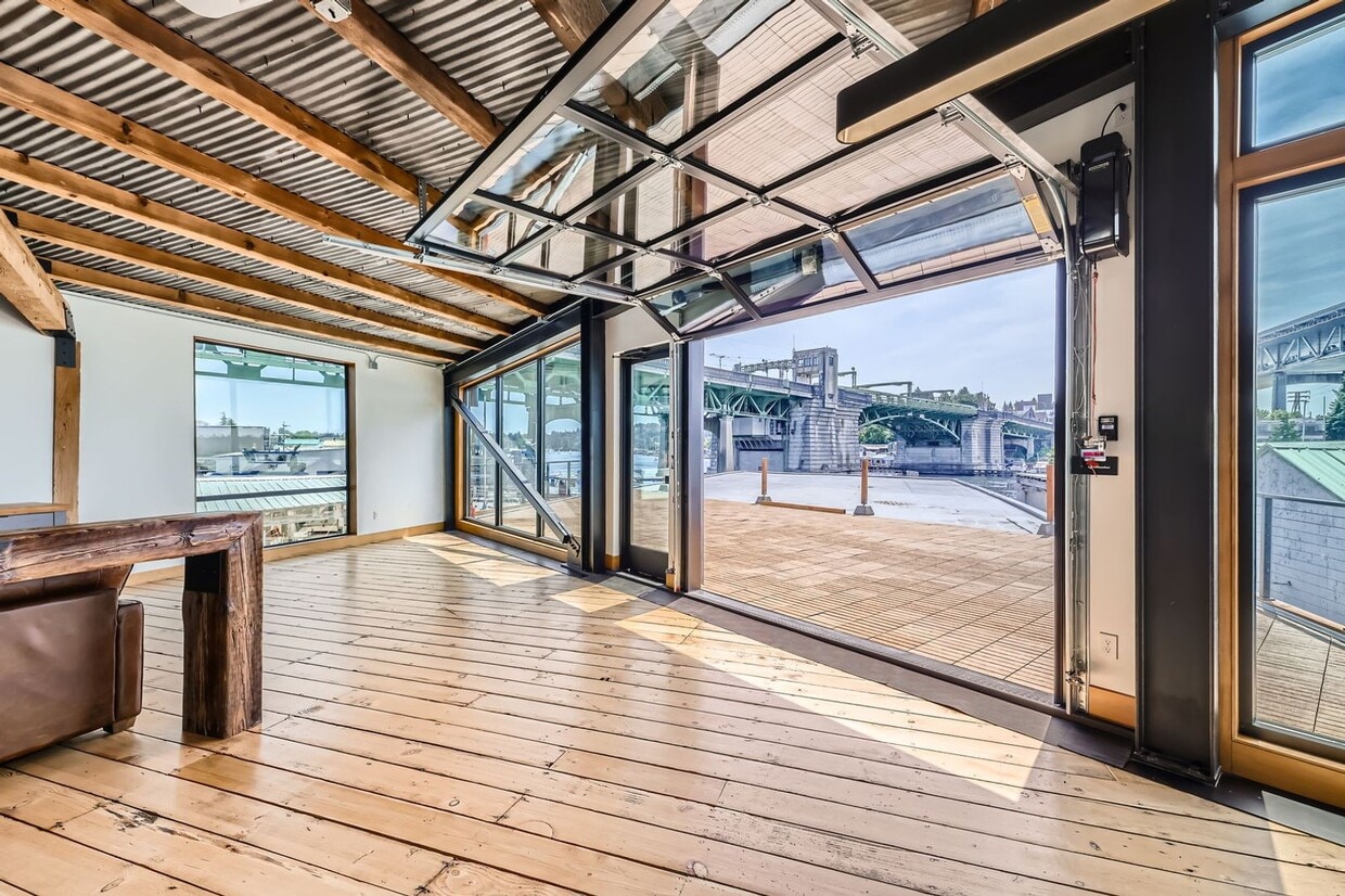 Primary Photo - Lake Union Waterfront Apartment