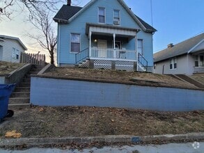 Building Photo - 111 S 13th St
