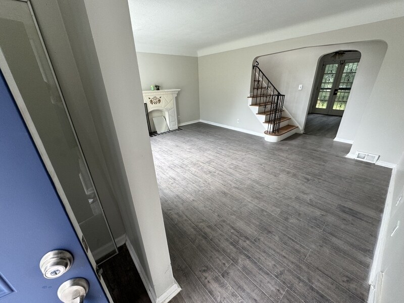 18801 Invermere Ave Cleveland, OH 44122 – photo 3