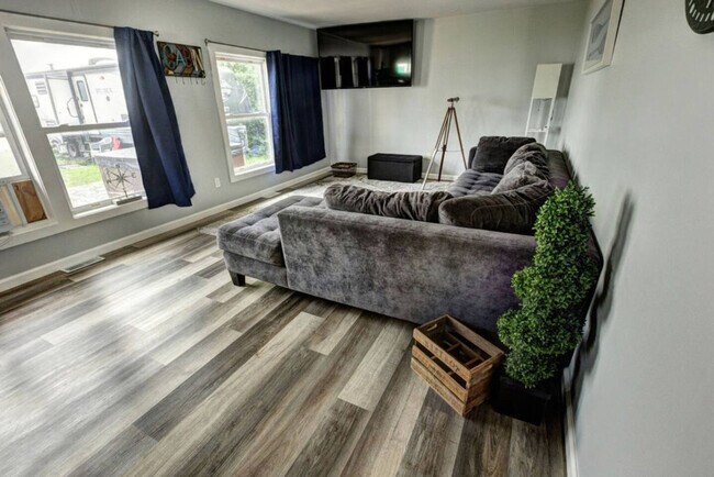 Building Photo - 39259 N Jackson Dr