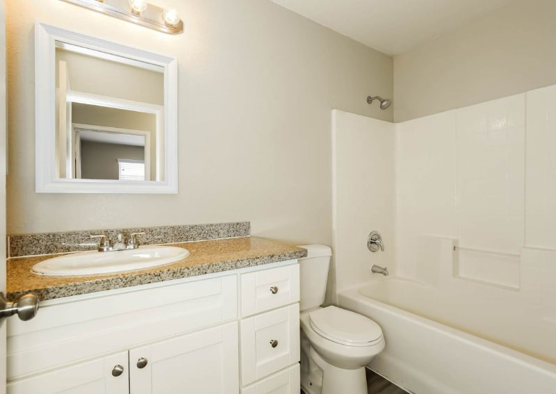 Foto principal - 5113 Peaceful Pond Ave