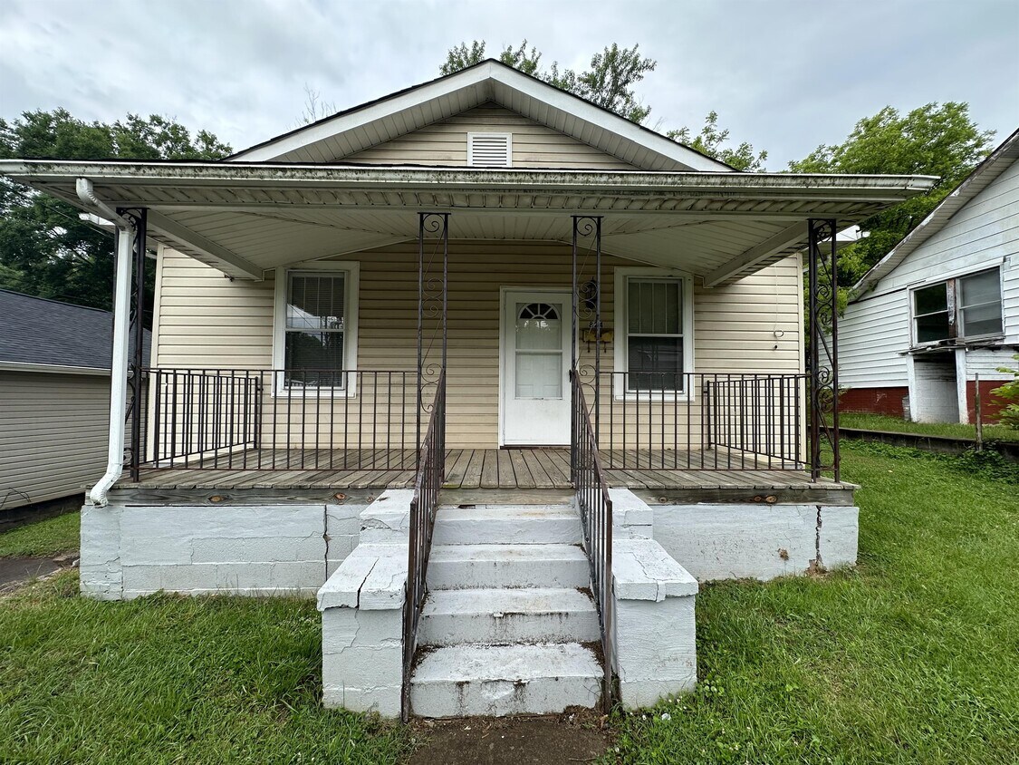 Foto principal - 824 Riverview St