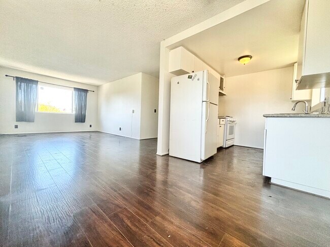 Foto del edificio - 1421 W 35th Pl Los Angeles, CA 90018