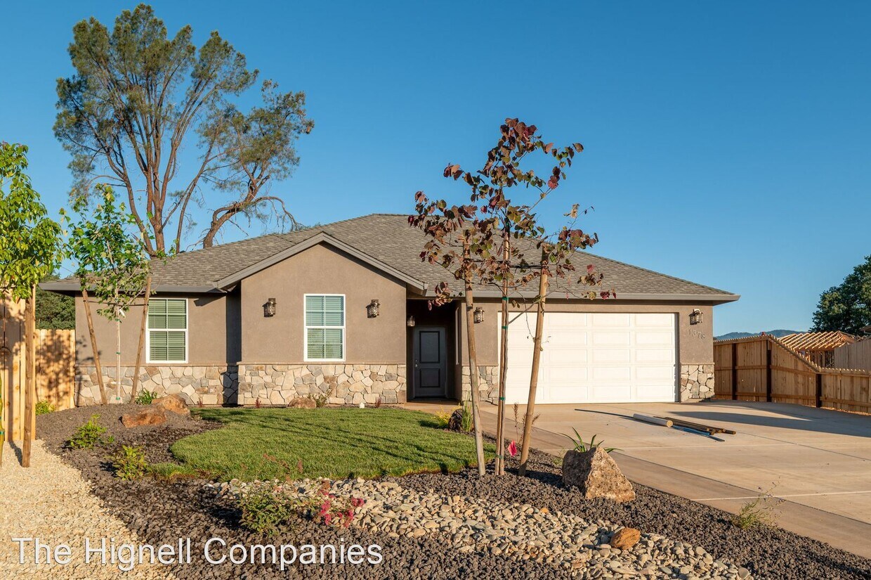 3 br, 2 bath House 6073 Fallworth Dr. House for Rent in Redding, CA