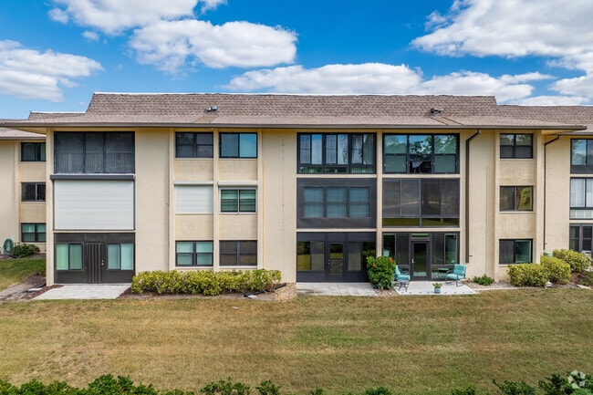 12300 Vonn Rd Largo, FL - Villas De Golf