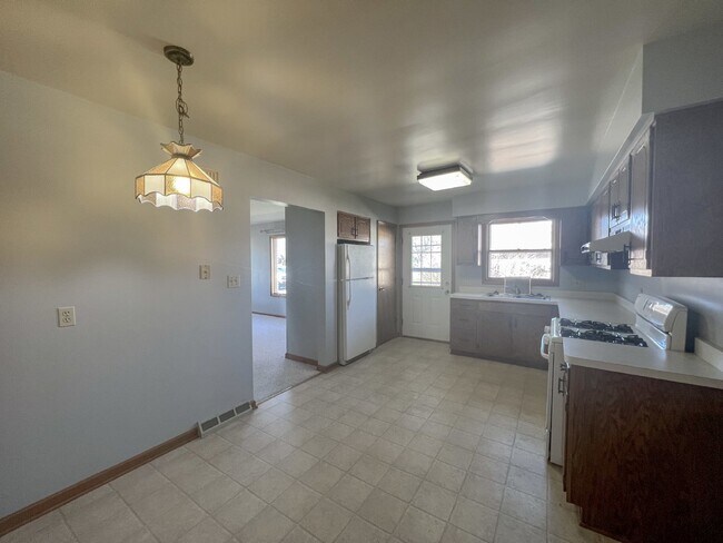 Foto del edificio - Spacious 2BD/1B Duplex unit in Ottawa! 140...