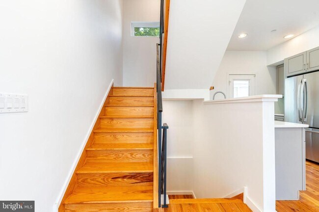 Foto del edificio - 1719 Erdman St