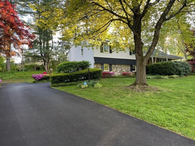 Photo - 354 Andrew Rd (Huntingdon Valley, PA) House