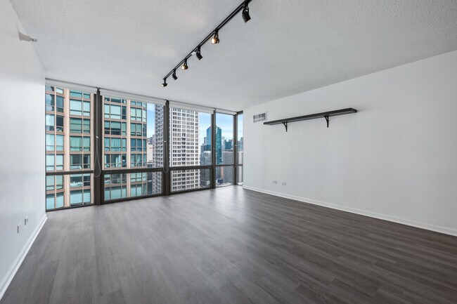 Building Photo - 2 E Erie St