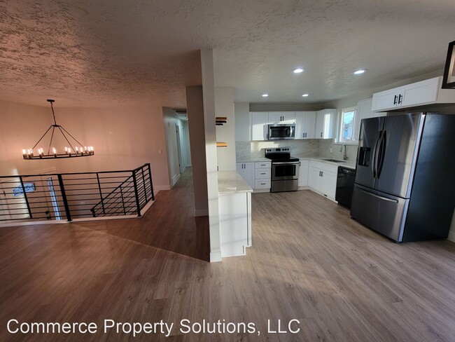 Building Photo - 5 br, 2.5 bath House - 10175 S 4000 W