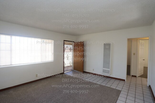 Foto del edificio - 830 E Anaheim St