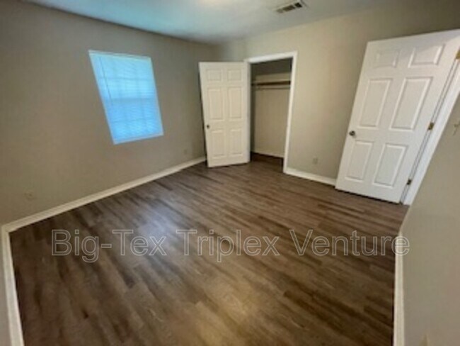 Foto del edificio - 268 N Pecan St