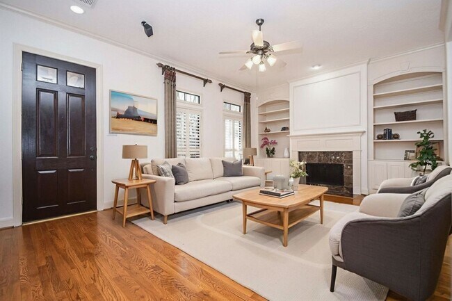 Foto del edificio - 3326 Memorial Crest Blvd