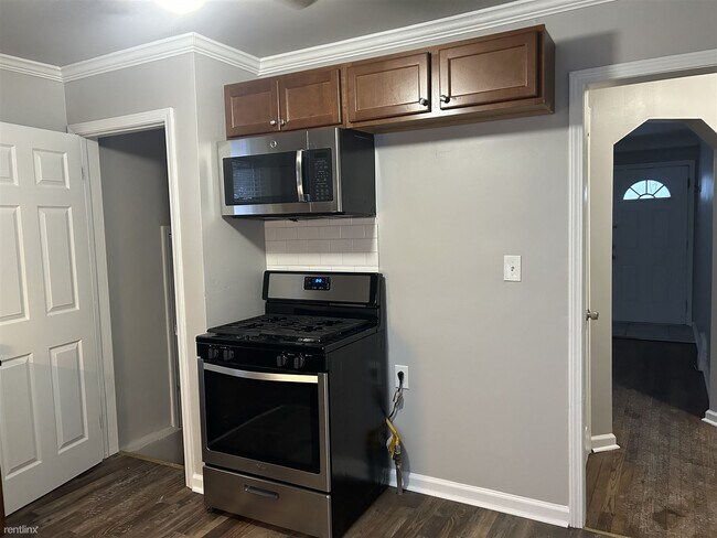 Foto del edificio - 2 br, 1 bath House - 1857 Paris Ave