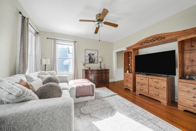 Building Photo - 416 2nd St