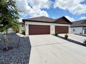 Building Photo - 391-395 Nespral Dr