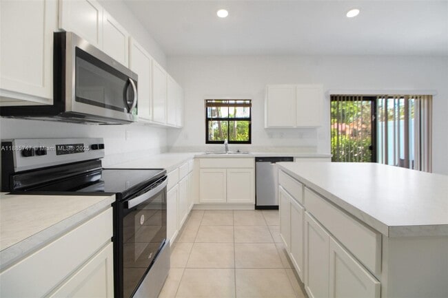 Building Photo - 896 NW 3rd Terrace