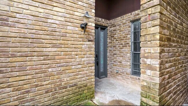 Foto del edificio - 7222 Fuller Cir