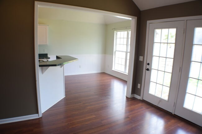 Building Photo - Great Family Home in Richmond Place