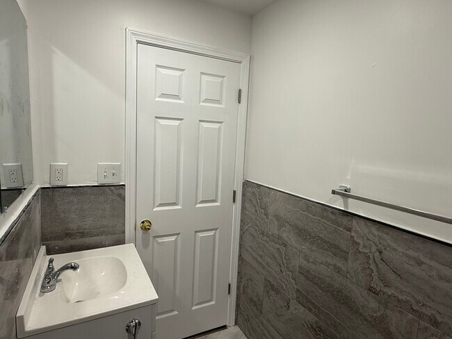 Foto del edificio - 242 Ophelia St