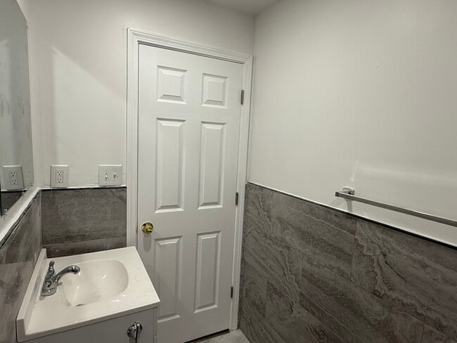 Photo - 242 Ophelia St House