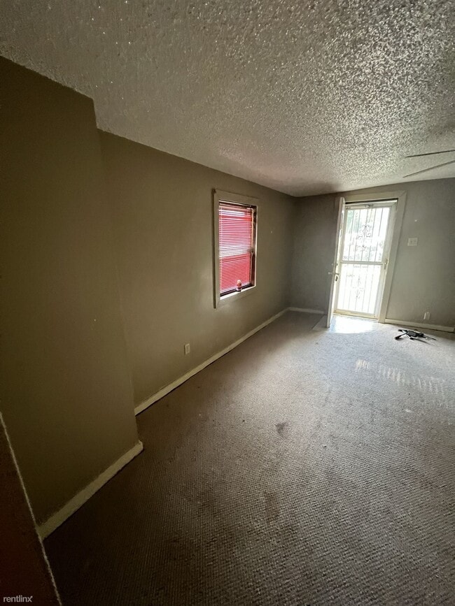 Building Photo - 3 br, 1 bath House - 403 East Division Street