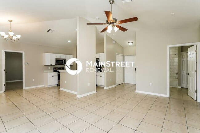 Foto del edificio - 3 Bedroom Pet-Friendly Home in LEHIGH ACRE...