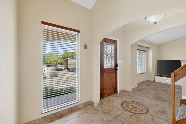 Foto del edificio - 5612 Chelwood Park Blvd NE