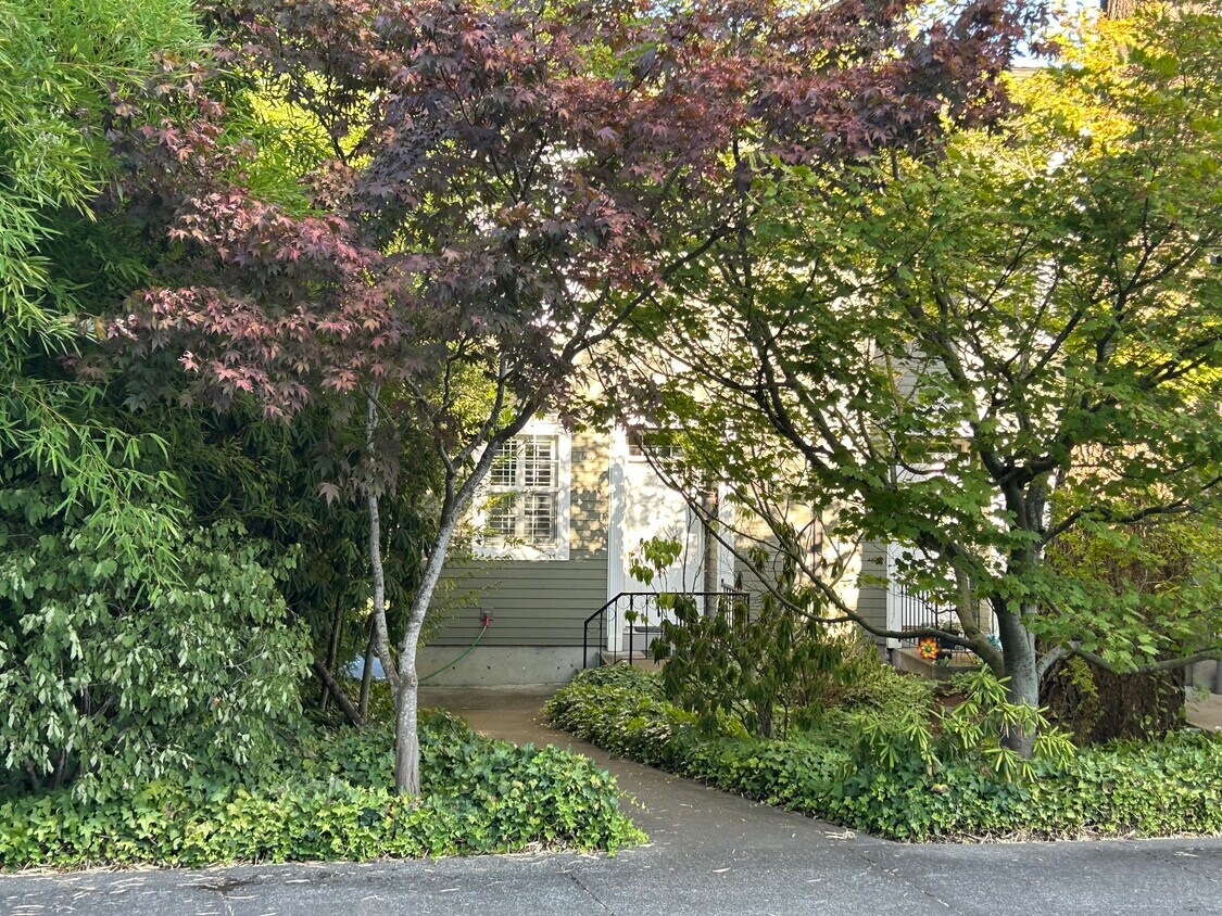 639 1st St, Lake Oswego, OR 97034 Townhome Rentals in Lake Oswego OR