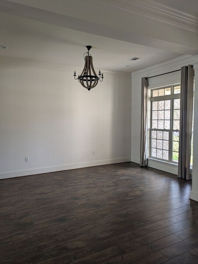 Building Photo - Beautiful home in Carlton Ridge S/D