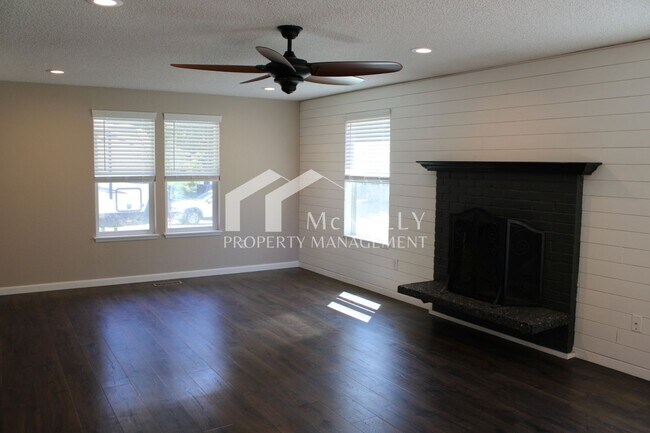 Foto del edificio - 5603 64th St Ct NW