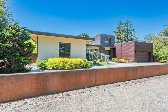 Foto del edificio - Wow! What a Great Home!