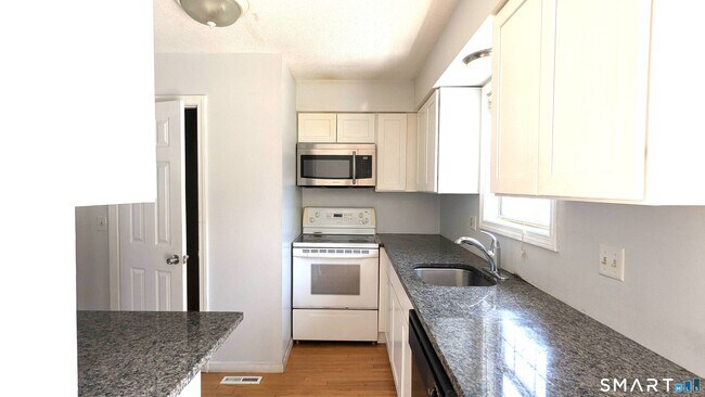 Foto del edificio - 157 Austin Ryer Ln