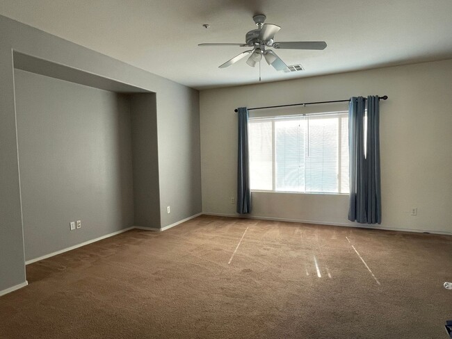 Building Photo - TWO WEEKS FREE ON 13 MO LEASE OAC/ COMMUNITY POOL, GREAT GILBERT LOCATION