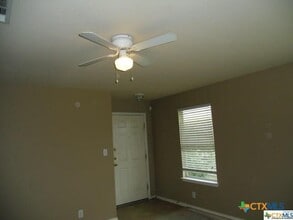 Building Photo - 534 Cardinal Manor