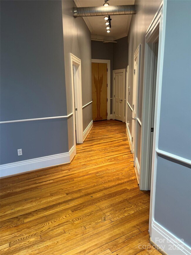 Foto del edificio - 52 Biltmore Ave