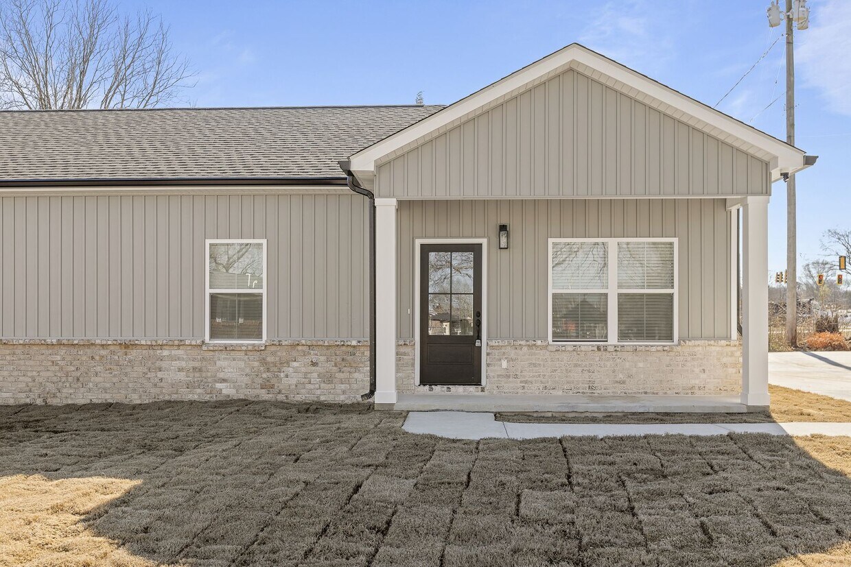 24 Alden Ln Unit 24, Rossville, GA 30741 Room for Rent in Rossville