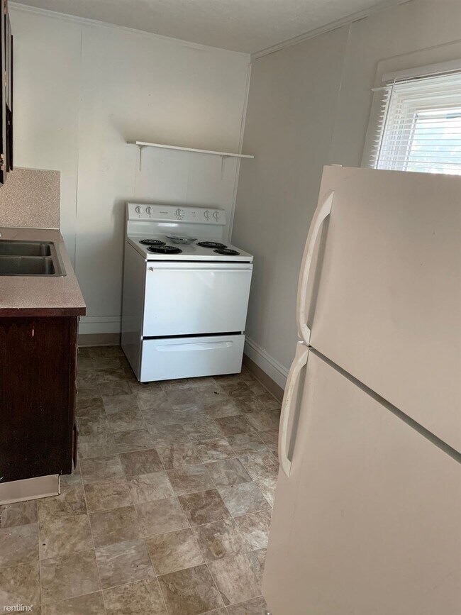 Foto del edificio - 1 br, 1 bath  - 415 1/2 Virginia Ave