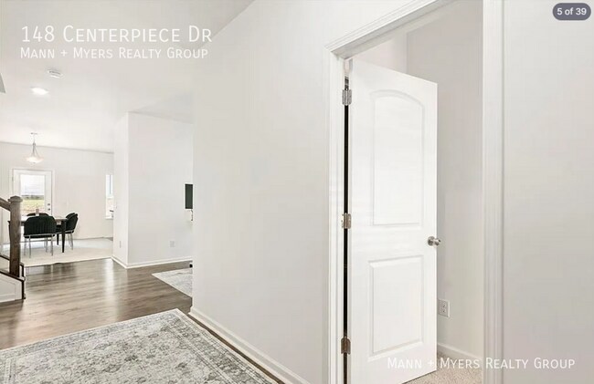 Building Photo - 148 Centerpiece Dr