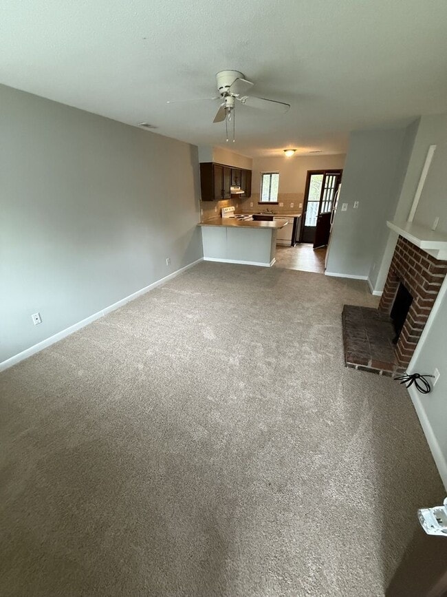 Building Photo - 2 bd 1 ba