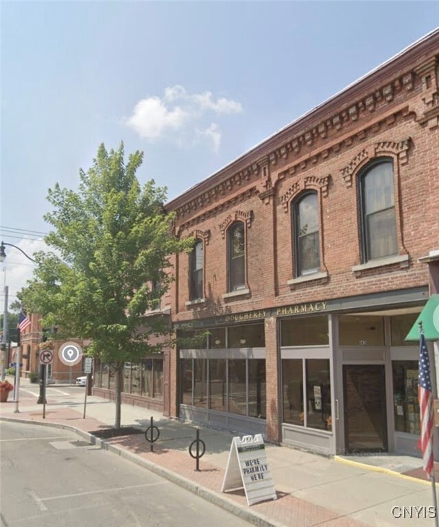 Foto principal - 141 S Peterboro St